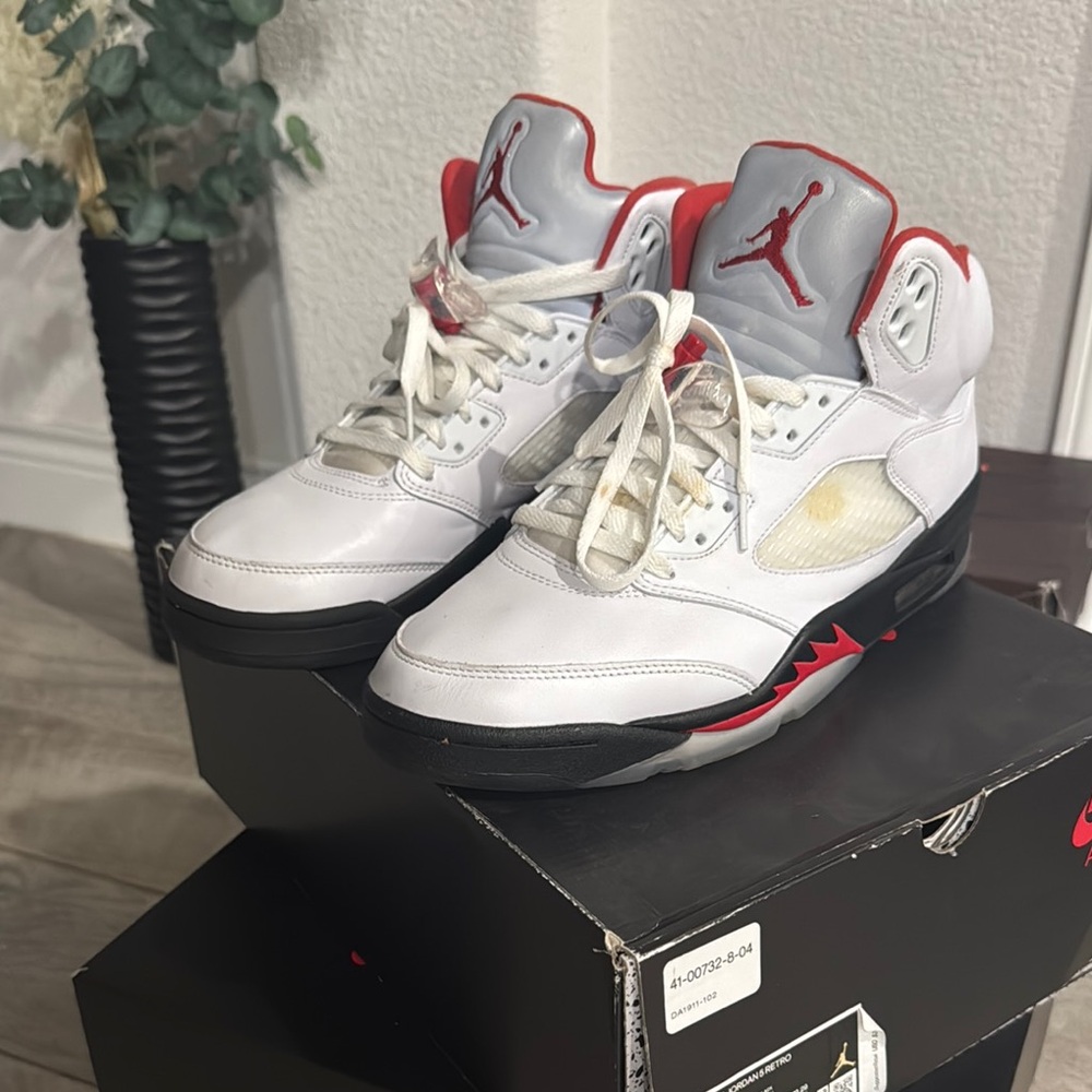 Nike Air Jordan 5 Retro White Red Sneakers - Picture 2 of 6